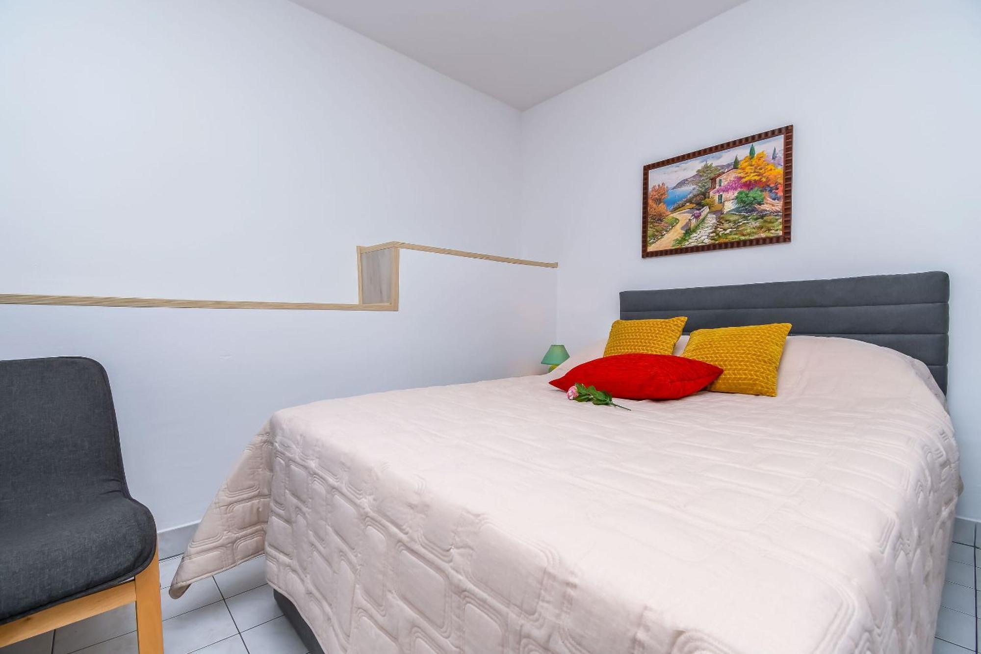Apartments Tonka Donji Okrug  エクステリア 写真