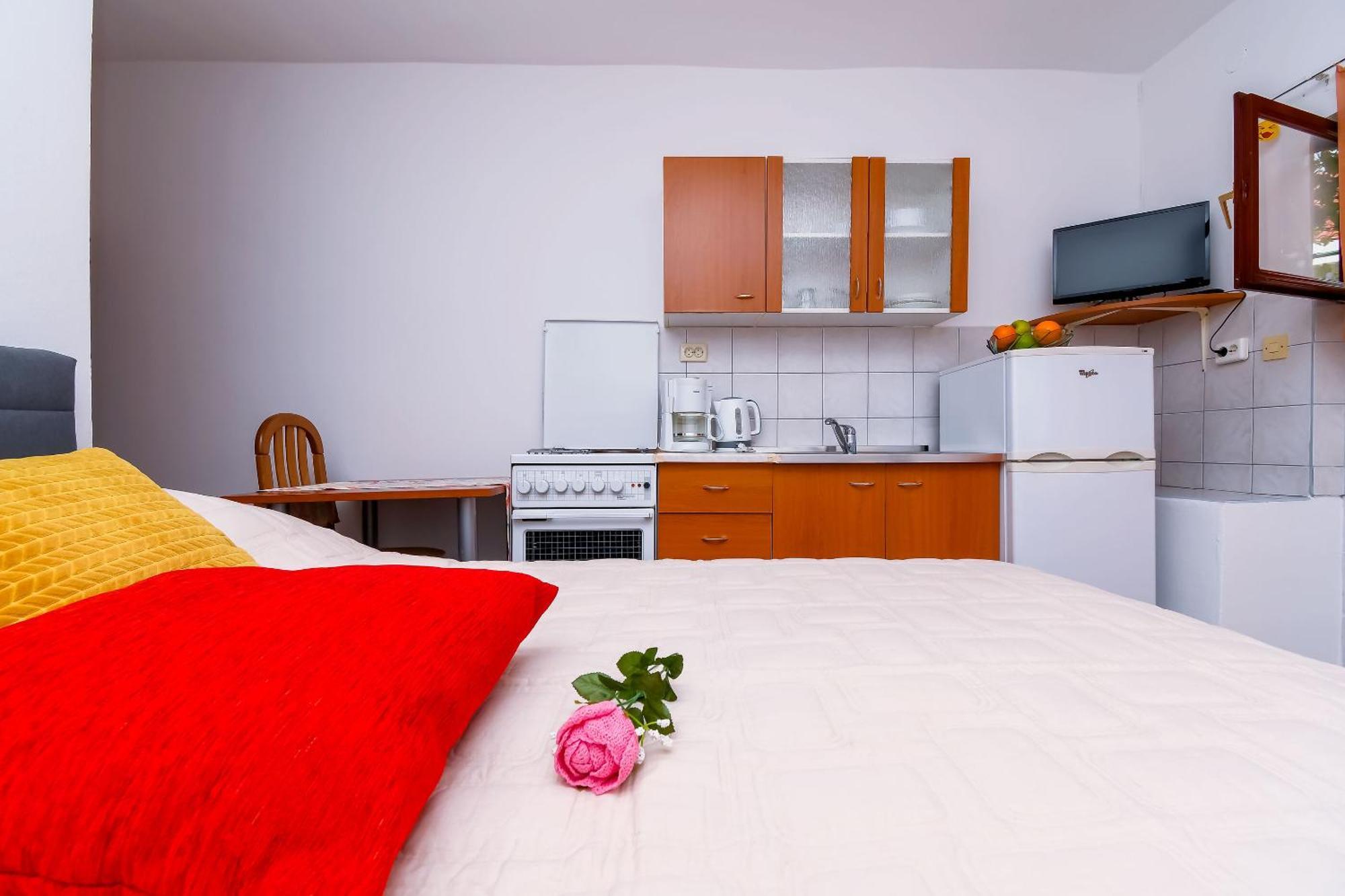 Apartments Tonka Donji Okrug  エクステリア 写真
